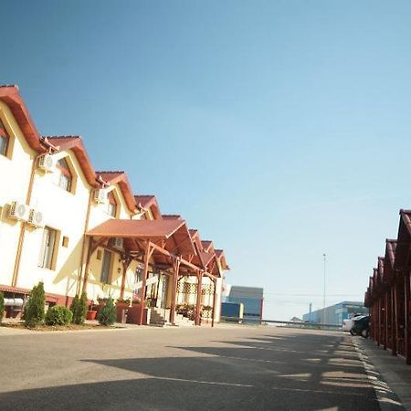 Pension Varadia Орадя Экстерьер фото