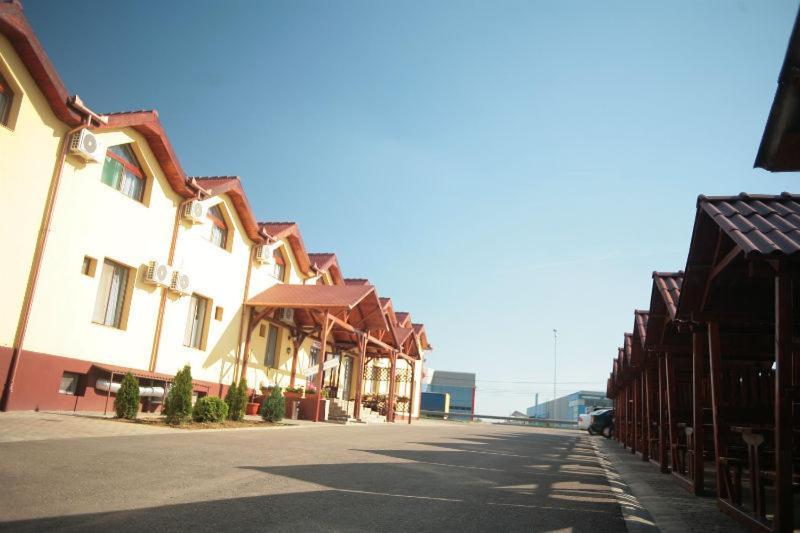 Pension Varadia Орадя Экстерьер фото