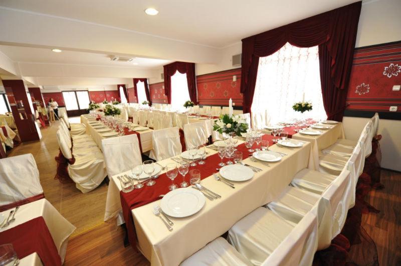 Pension Varadia Орадя Экстерьер фото
