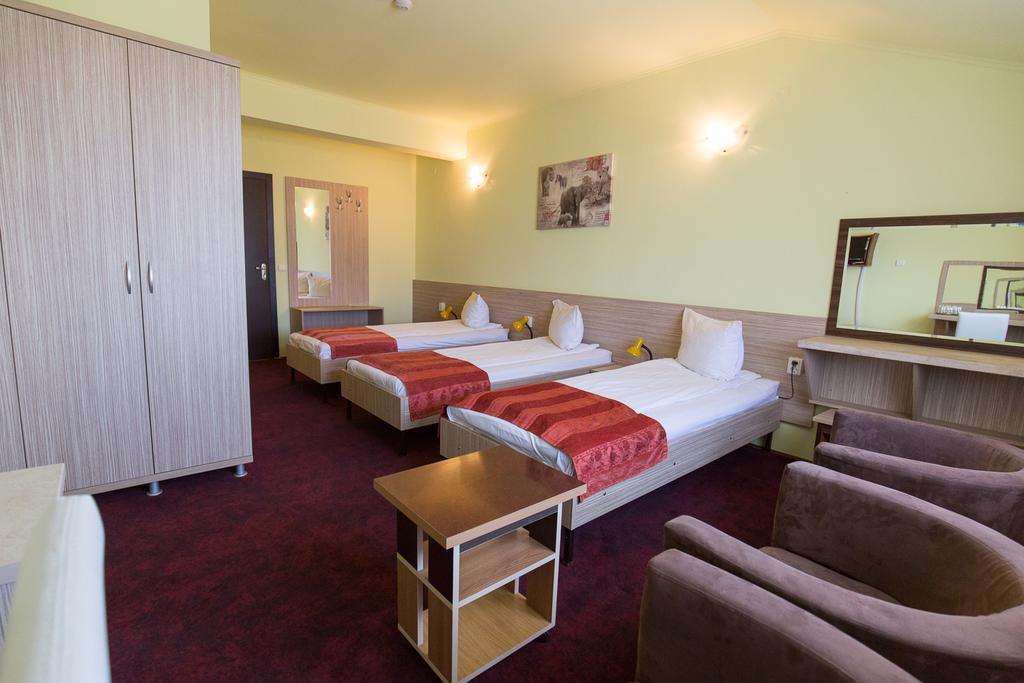 Pension Varadia Орадя Экстерьер фото
