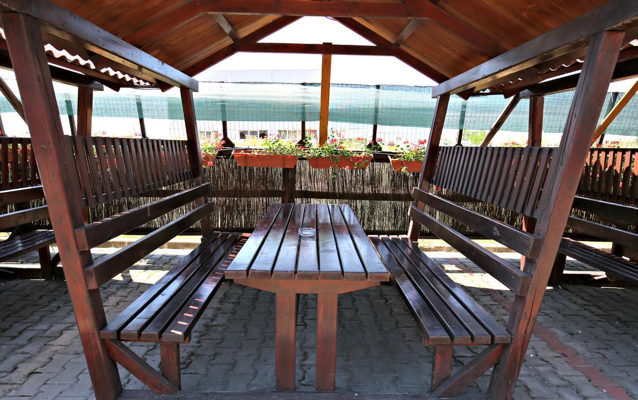 Pension Varadia Орадя Экстерьер фото